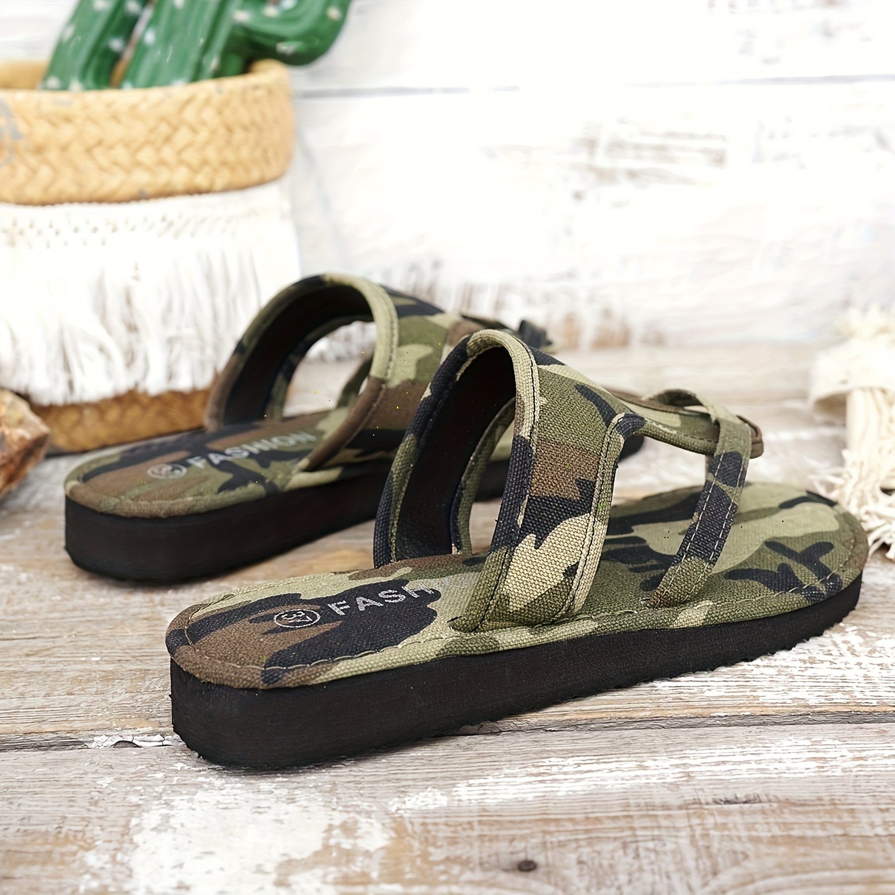 Women's Camo Flat Sandals EVA Sole Flip-Flops Casual Outdoor