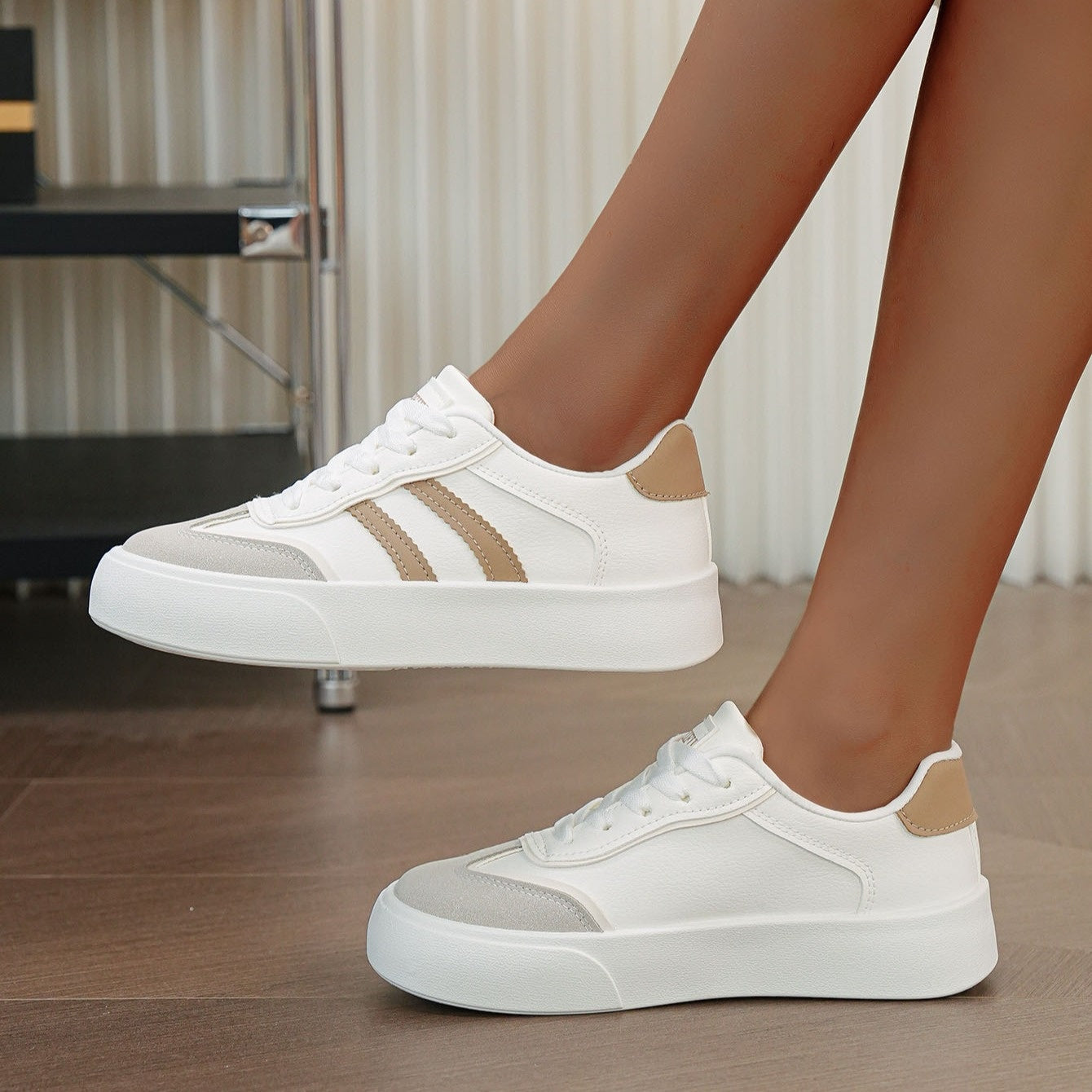Women’s Casual Sneakers Lightweight PU Low Tops Breathable Fabric Rubber Sole