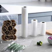 3 ta rolikdan iborat oshxona vakuum muhrlangan paketlar to'plami, har biri 196.85 dyuym o'lchamida, qayta ishlatiladigan rolik uslubidagi oziq-ovqat saqlash uchun mo'ljallangan. Oziq-ovqatni uy oshxonalarida saqlash uchun mukammal.