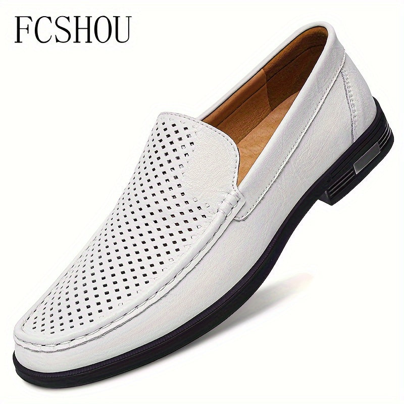 Katta o'lchamdagi erkaklar uchun bir rangli bo'lak teridan tayyorlangan, qulay yumshoq taglik va sirpanmaydigan mustahkam dizaynga ega slip-on loafer poyabzallari - tasodifiy yurish uchun mukammal.