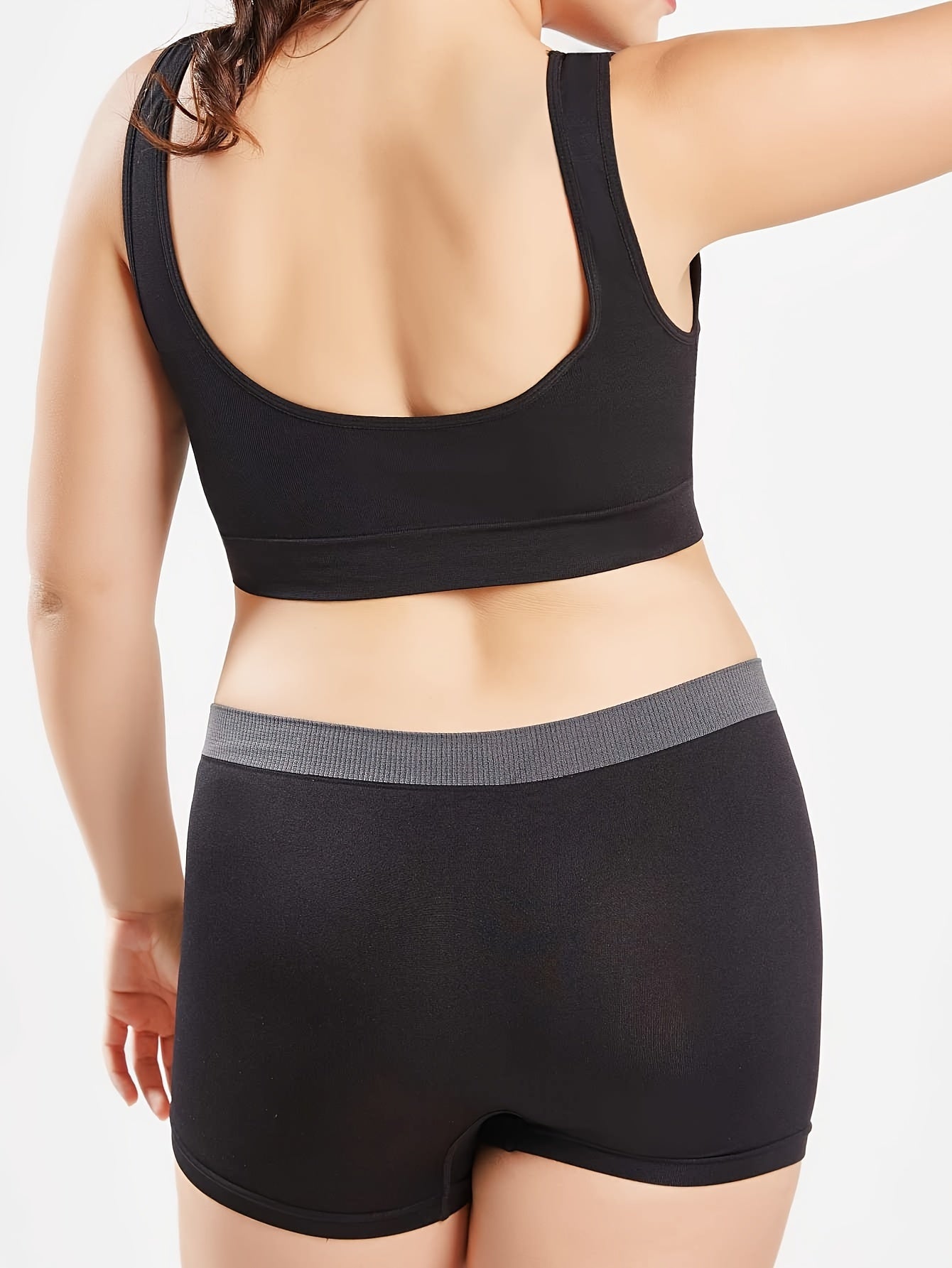 Бюстгальтер для женщин больших размеров бесшовный спортивный с беспроводной конструкцией и двойными слоями