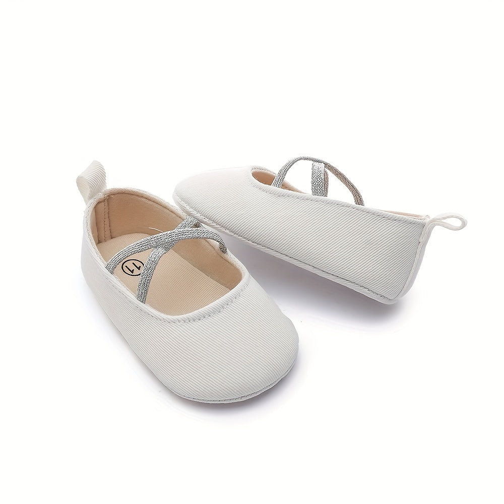 Блестящие слипоны для малышей с мягкой подошвой, нескользящие для комфортной ходьбы весной/осенью.