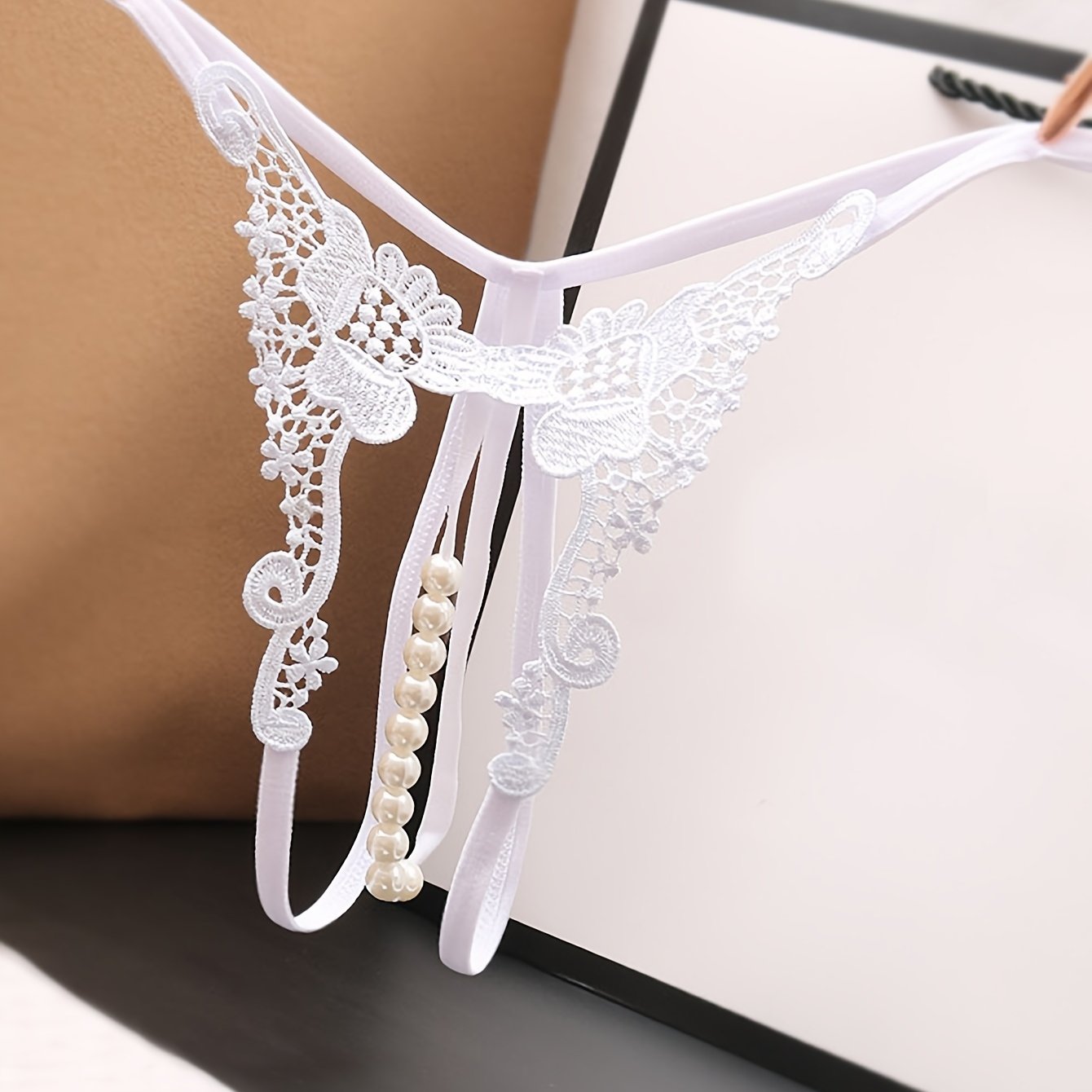 Tanga bordada con jacquard, con abalorios y diseño de recorte, lencería para mujer