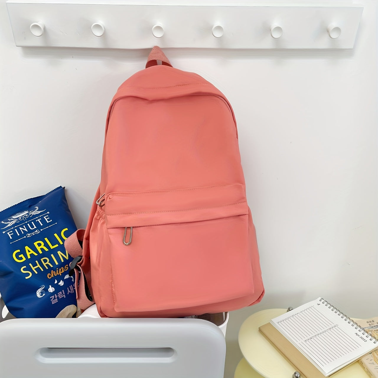 4 ta oddiy sayohat ruksaklari to'plami, bir rangda va katta sig'imga ega, maktab yoki sayohat uchun ideal.