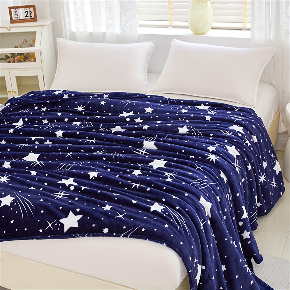 Meteor Shower Pattern Flannel Fleece Blanket for Couch Bed Cozy Lightweight Polyester