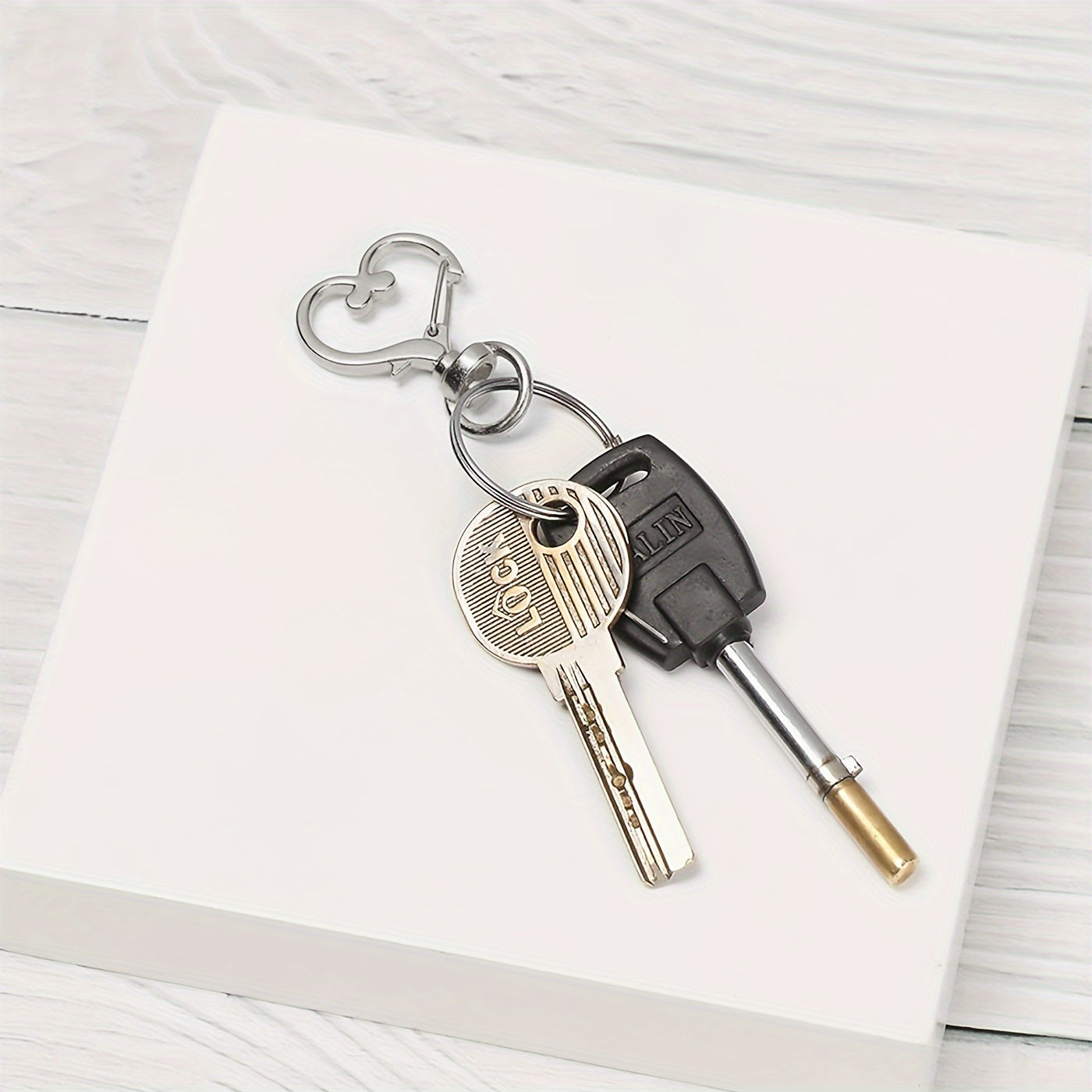 Zinc Alloy uchun 40 ta yurak shaklidagi burilish halqasi va kalit halqasi to'plami, zargarlik buyumlari va aksessuarlar uchun