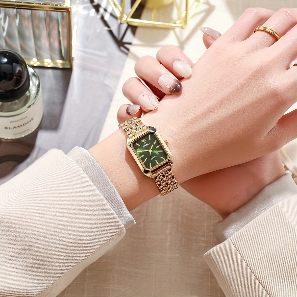 Women's Gold Analog Wrist Watch Business Style Daily Wear