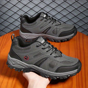 Tashqi faoliyatlar uchun mustahkam, sirpanmaydigan piyoda botinkalari.