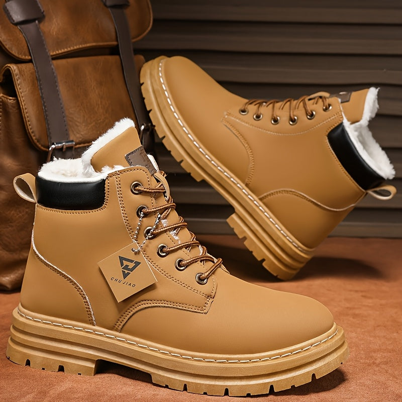 Erkaklar uchun yuqori bo'yli sayohat poyabzallari, ichki qismi to'quv, issiqlik izolyatsiyasi, mustahkam PU yuqori qismi, PVC taglik va doira barmoq dizayni bilan qishki ochiq havoda faoliyatlar uchun tasodifiy Britaniya uslubida. Sovuq ob-havo