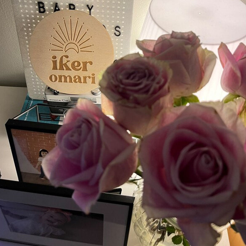 Настройте свой собственный деревянный солнечный знак с именем для уникального объявления о рождении, персонализированного сувенира для новых родителей.