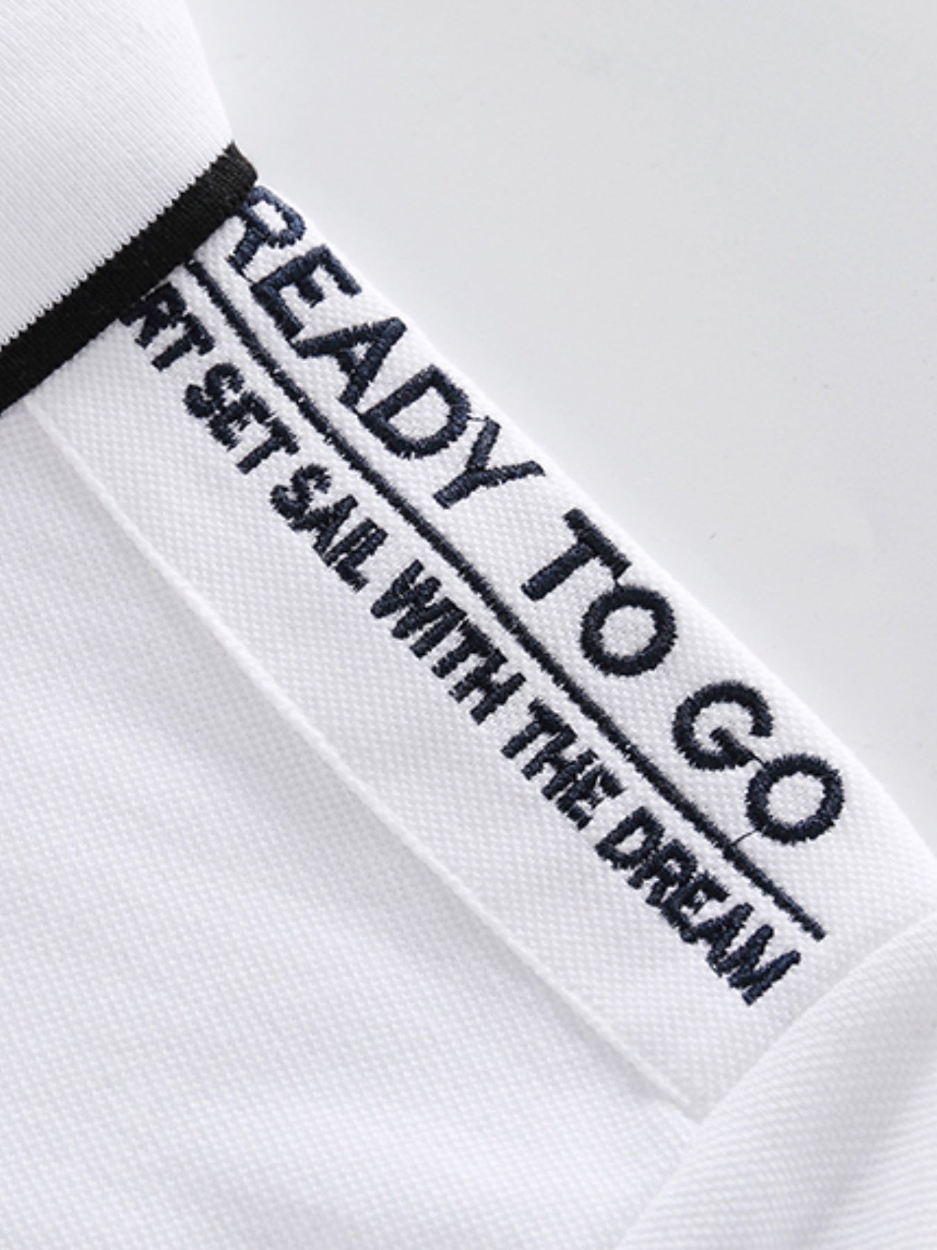 TS Erkaklar uchun Katta O'lchamdagi Oq Paxta Ko'ylak, Logo, Qizil va Qora Trim, Yengil Matolar, Mashinada Yuvish Mumkin, Norasmiy/Ta'til Uslubi, Katta O'lchamdagi Norasmiy T-Shirt.