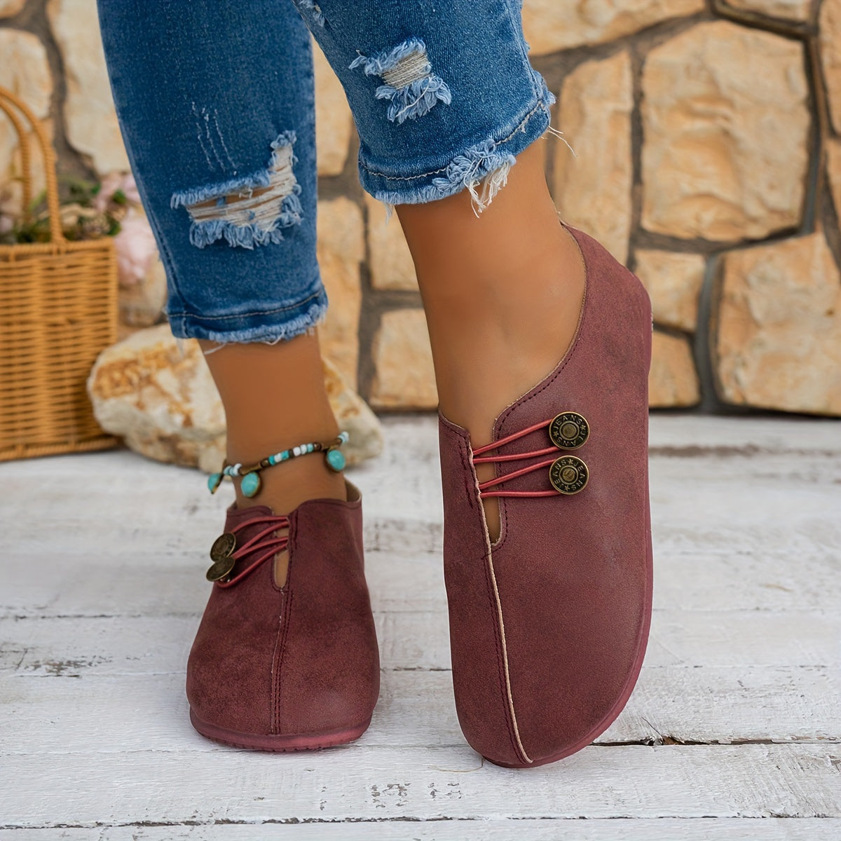 Ayollar uchun Slip-On balet tuflisi, bezakli tugmachalar bilan nafas oladigan ichki qismi