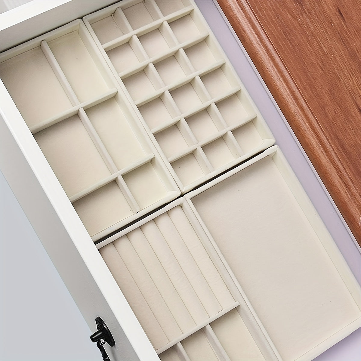 Juego de 4 bandejas de felpa para joyas para organización y exhibición en el cajón