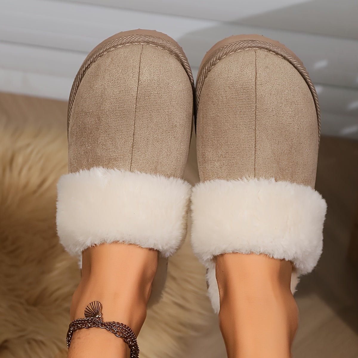 Ayollar uchun mo'ljallangan yumshoq fleece bilan qoplangan uy poyabzali, tormozsiz EVA taglik bilan ichki uy poyabzali