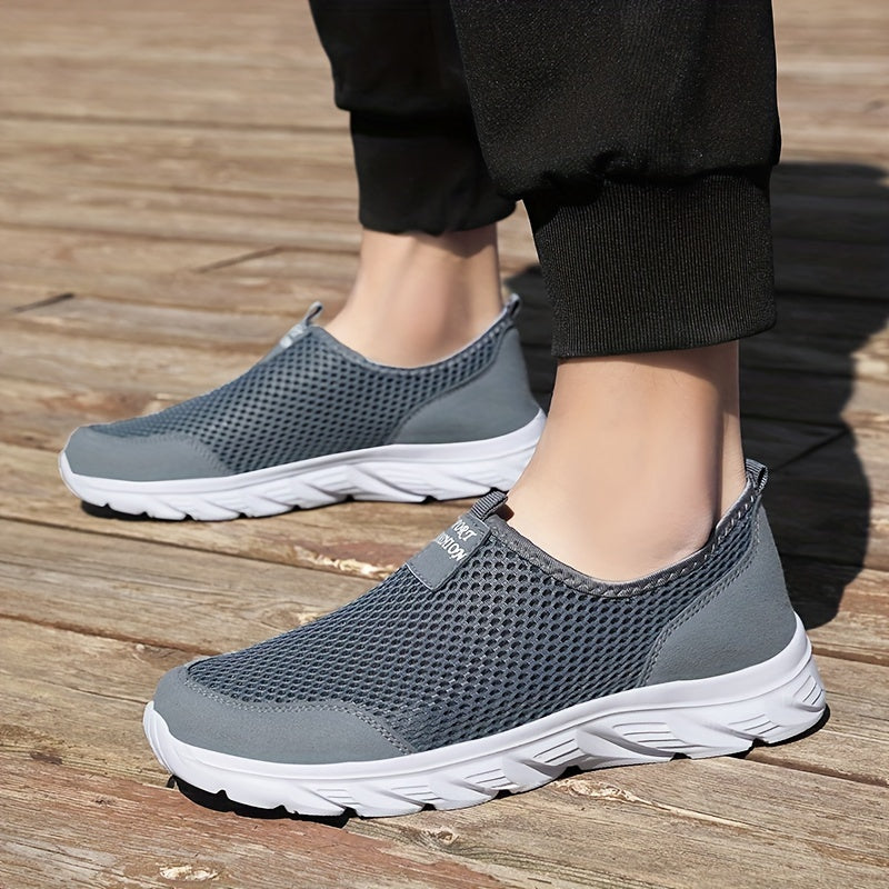 Men's Breathable Mesh Slip-On Shoes for Outdoor Casual Activities in Spring and Summer