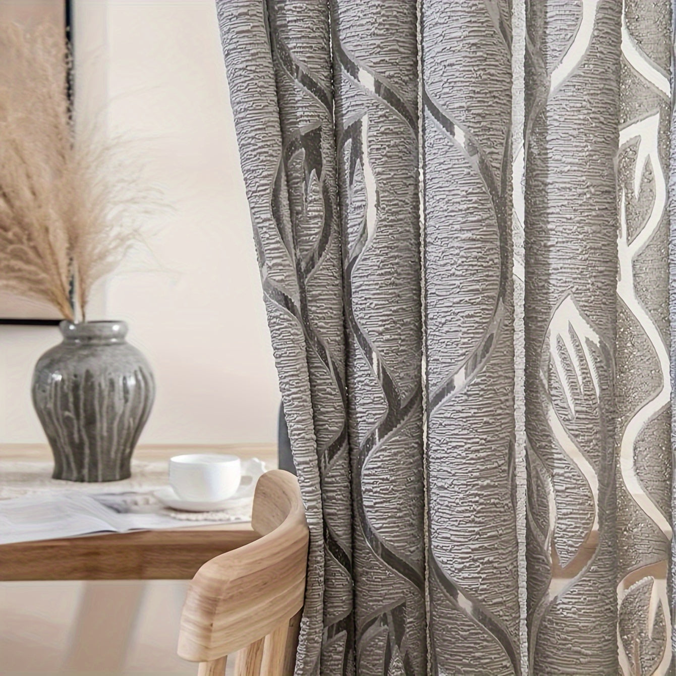 Zamonaviy pardalar paneli yashash xonalari, yotoq xonalari, oshxonalar, hammomlar yoki uy va xona bezaklari uchun mukammal.