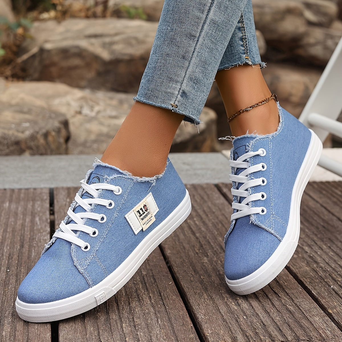 Women's Breathable Casual Sneakers Low Top Lace-Up Fabric Upper PU Sole All-Season Comfort