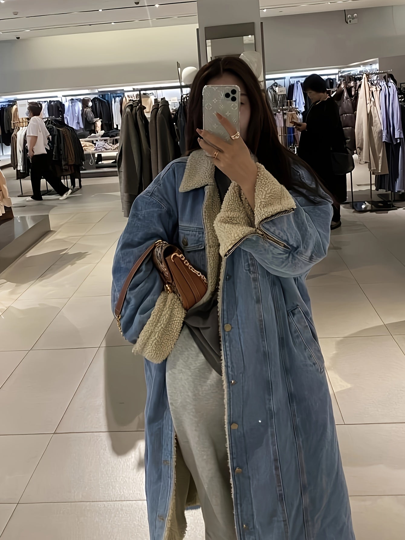 Women's Denim Jacket with Sherpa Lining Long Sleeve Fall Winter Solid Color Button Detail