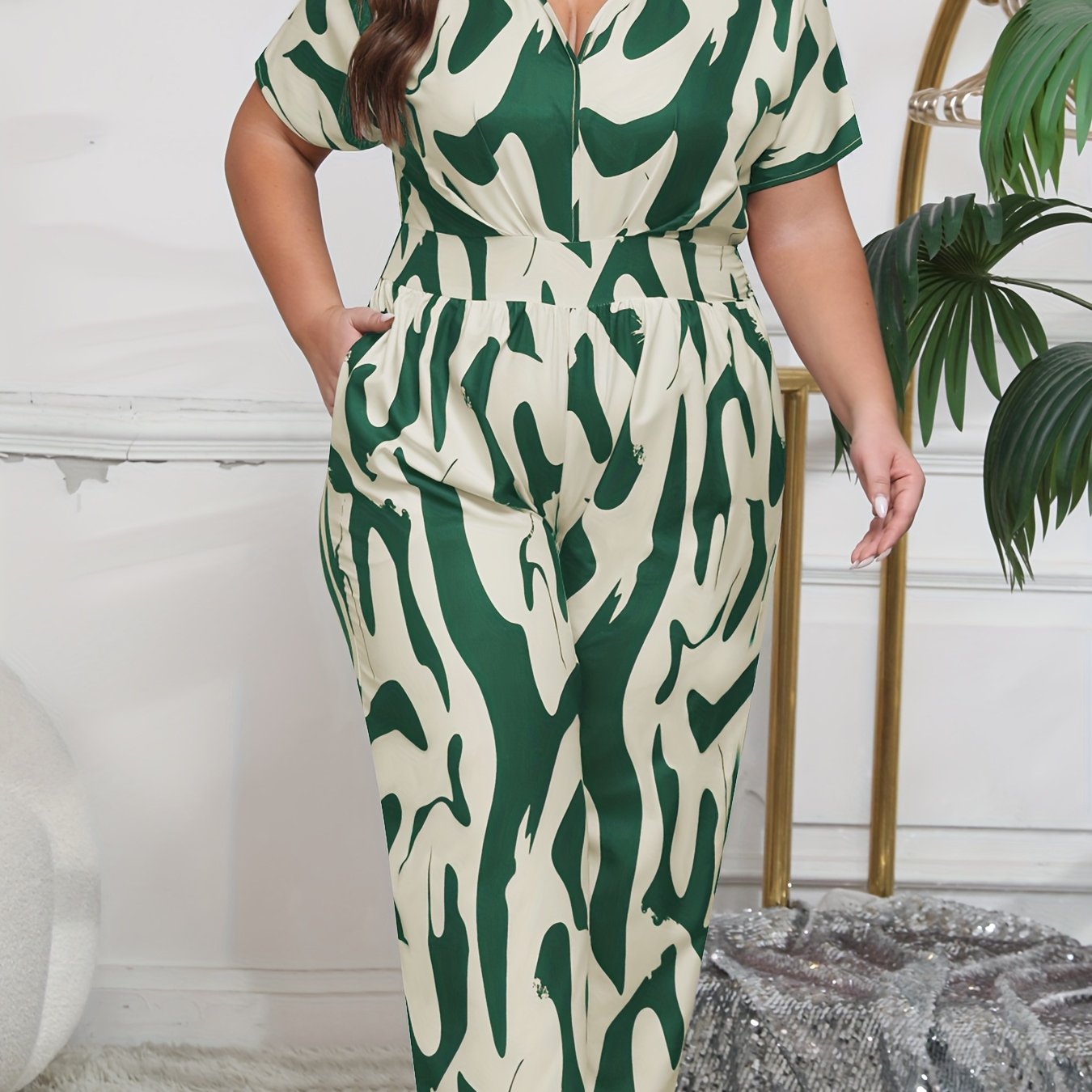 Plus Size Women's V-Neck Jumpsuit Abstract Print Short Sleeve H-Line