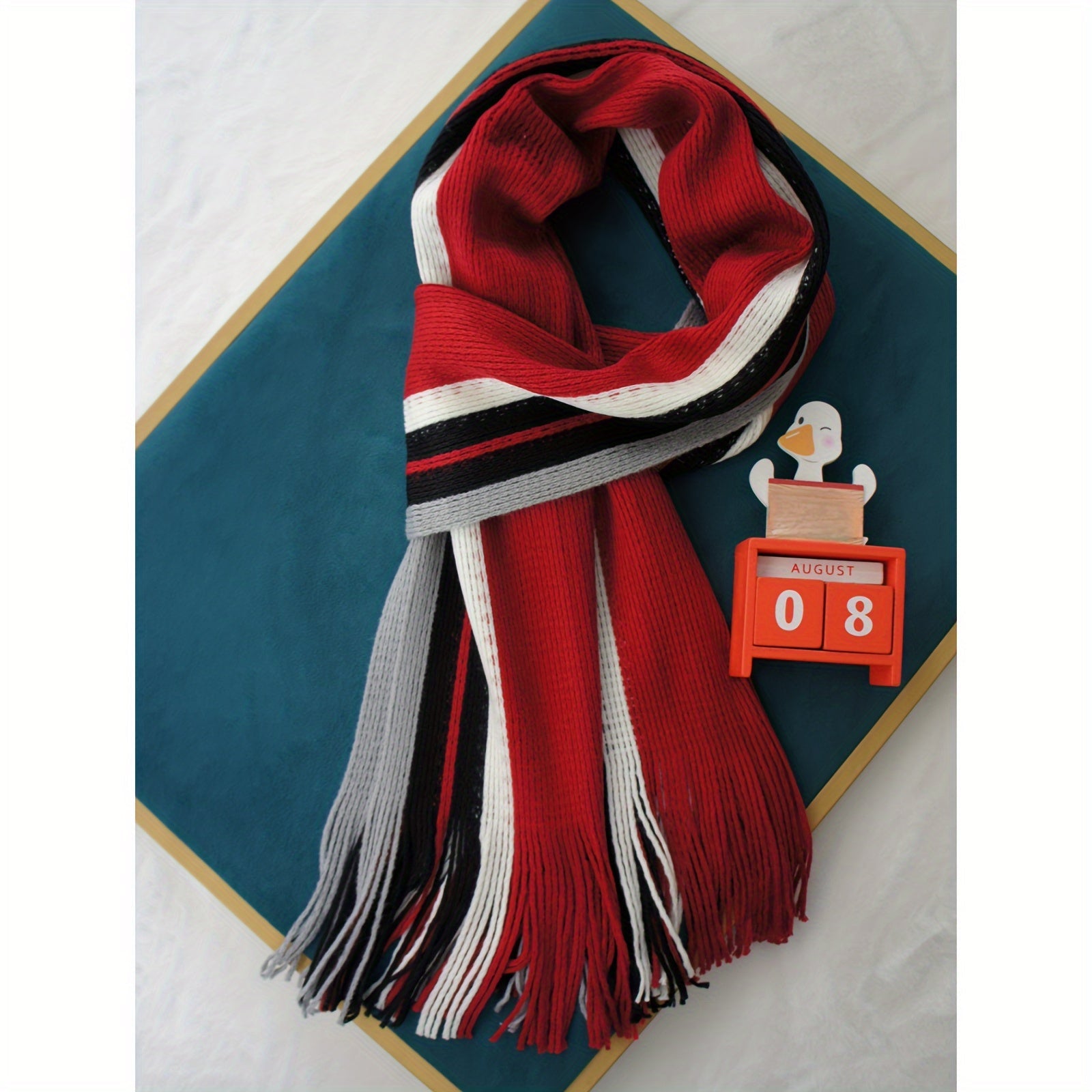 Tashqi trend uchun to'qilgan moda aksessuar - Erkaklar uchun tasma detali bilan rangli blokli chiziqli sharf, iliq akril materialdan tayyorlangan