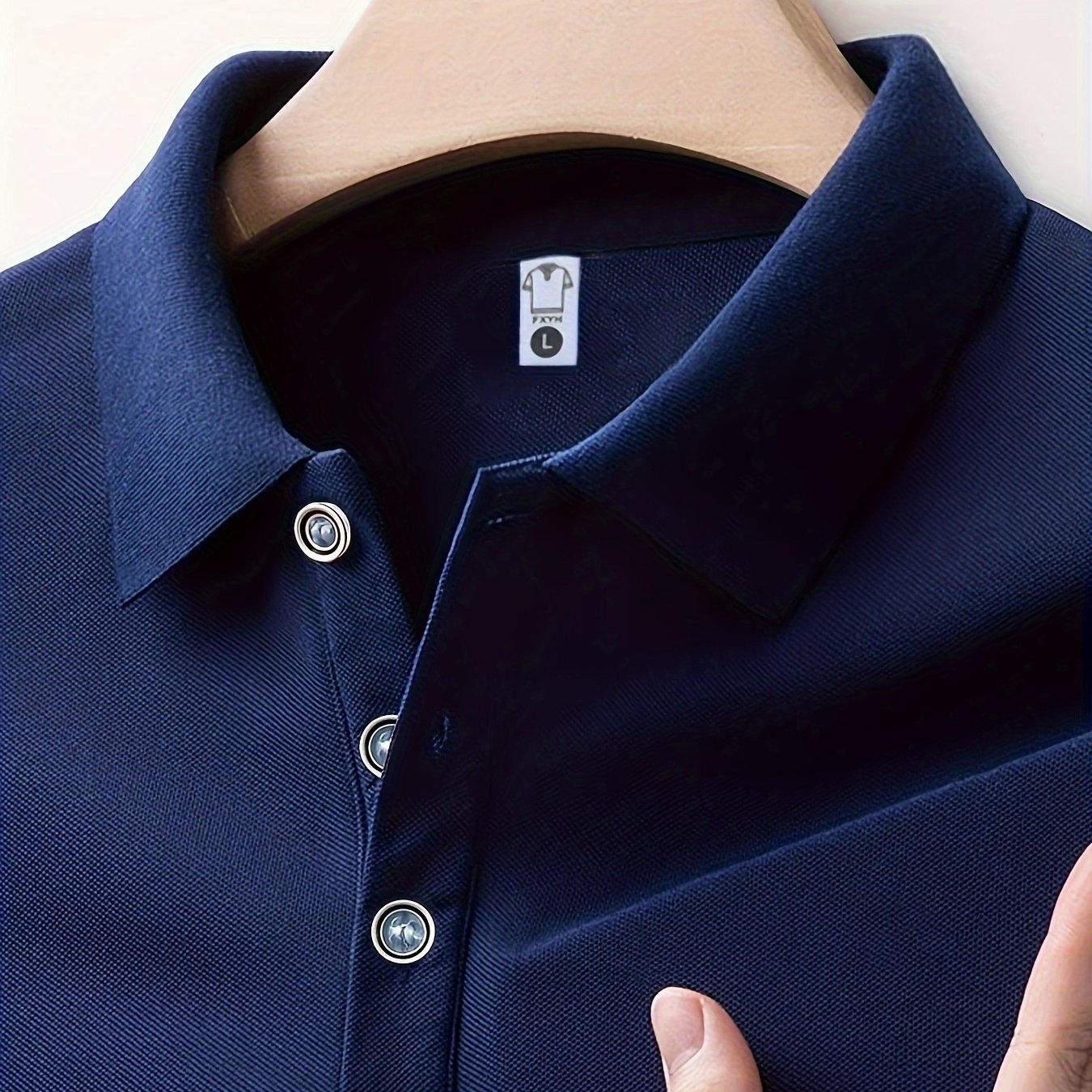 Camisa de punto de poliéster verde de manga corta casual de verano para hombre con detalles de botones