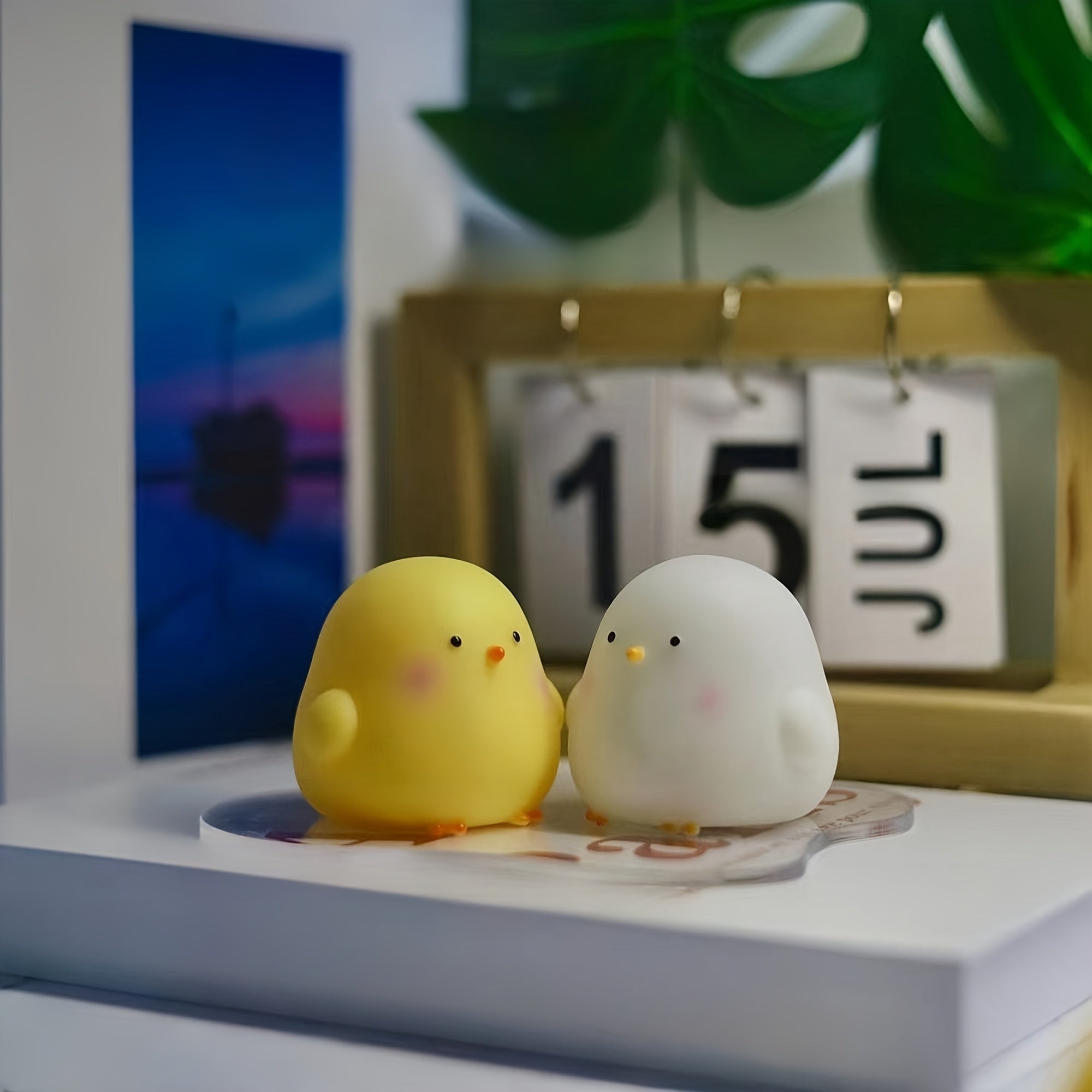 Asian Style Chicken Night Light Freestanding Decorative Lamp for Desktop Battery Powered with Toggle Control