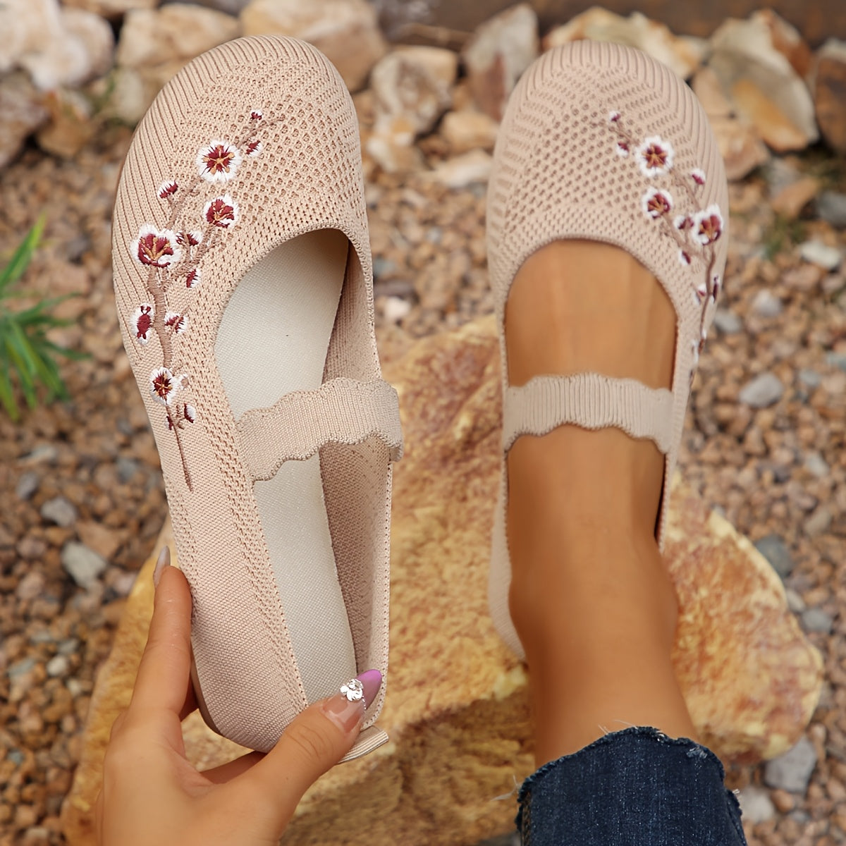 Women's Slip-On Low Heel Embroidered Floral Lace-Upless Walking Shoes