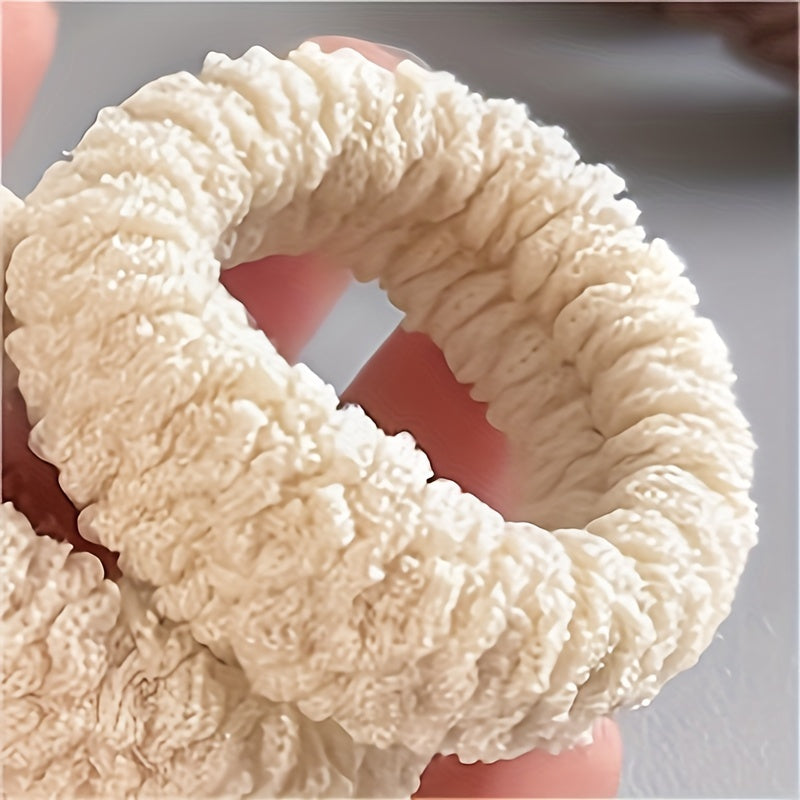 Scrunchies gruesos y anchos con textura y bandas elásticas para el cabello en marrón, blanco y beige