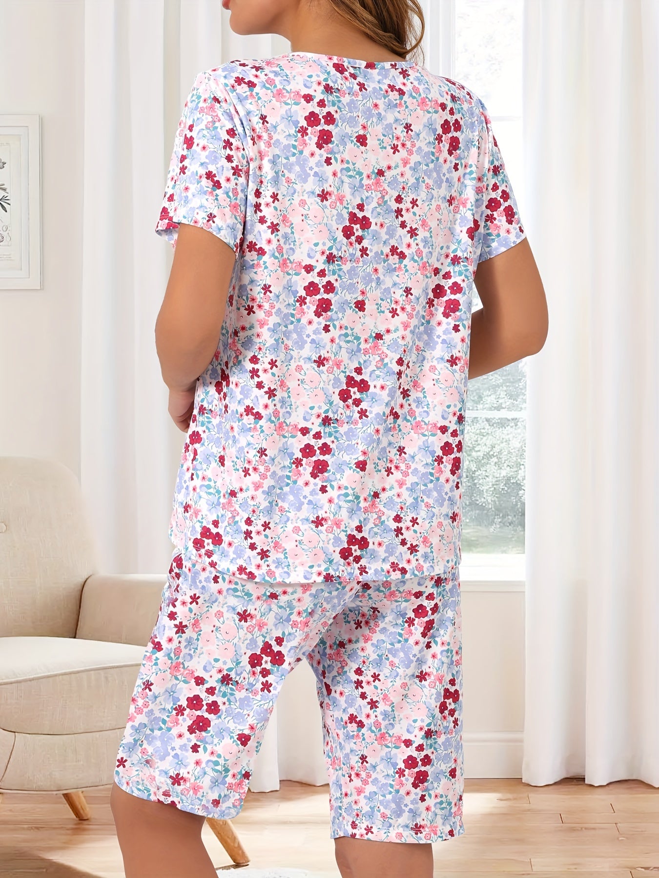 Women's Floral Print 2-Piece Pajama Set with Crew Neck Top and Shorts for Summer