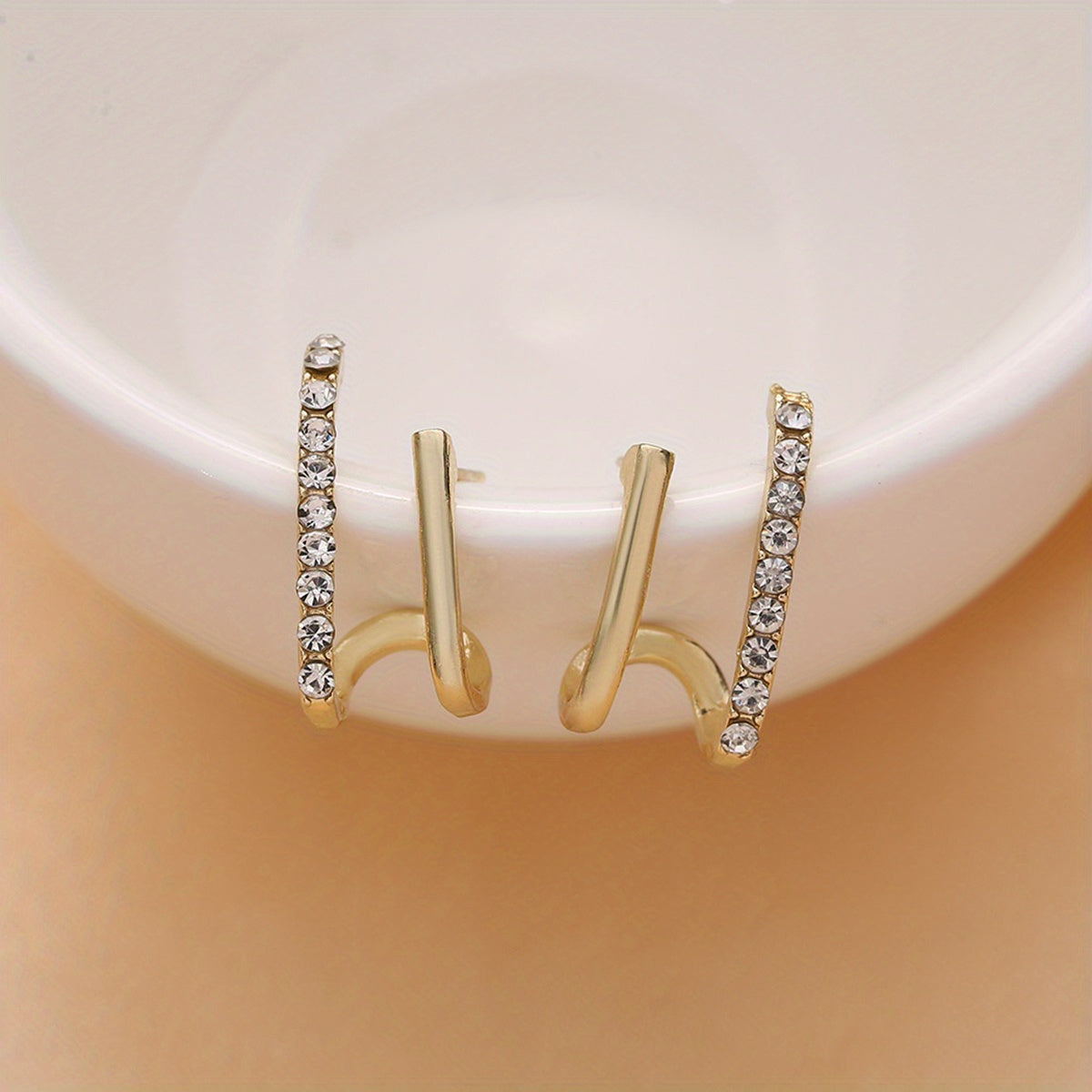 Ayollar uchun rhinestone taqinchoq, oddiy va nafis sovg‘a to‘plami