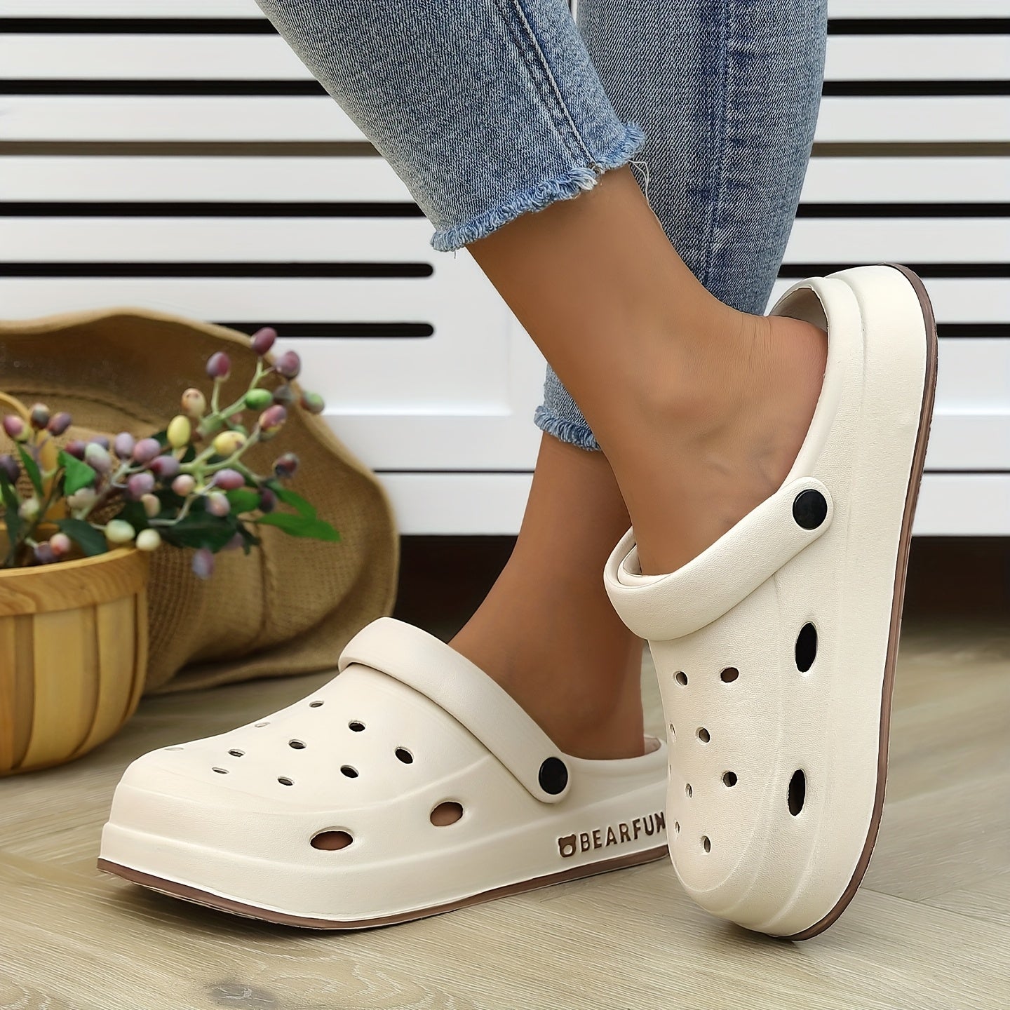 Women's White EVA Clog Sandals Lightweight Summer Beach Slippers