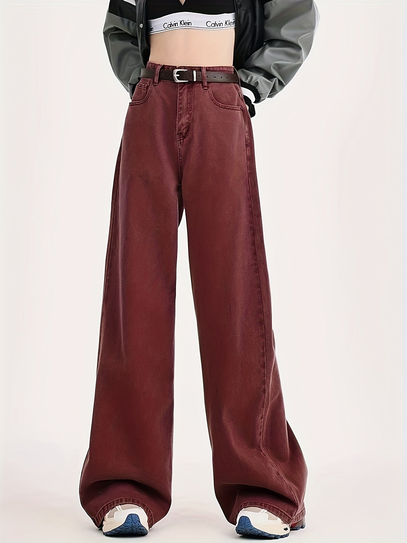 Jeans de mujer de tiro alto y pierna ancha en rojo con bolsillos con abertura