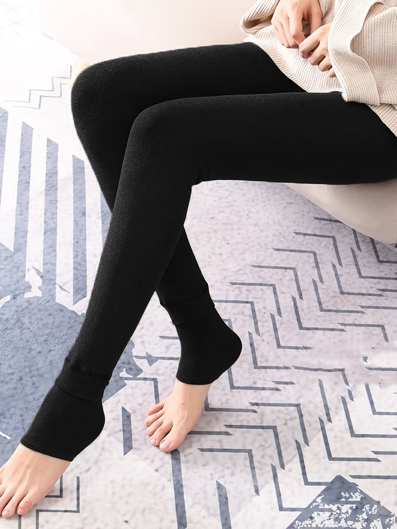 Women's Fleece-Lined Thermal Leggings Soft Polyester Spandex Jeggings for Cold Weather