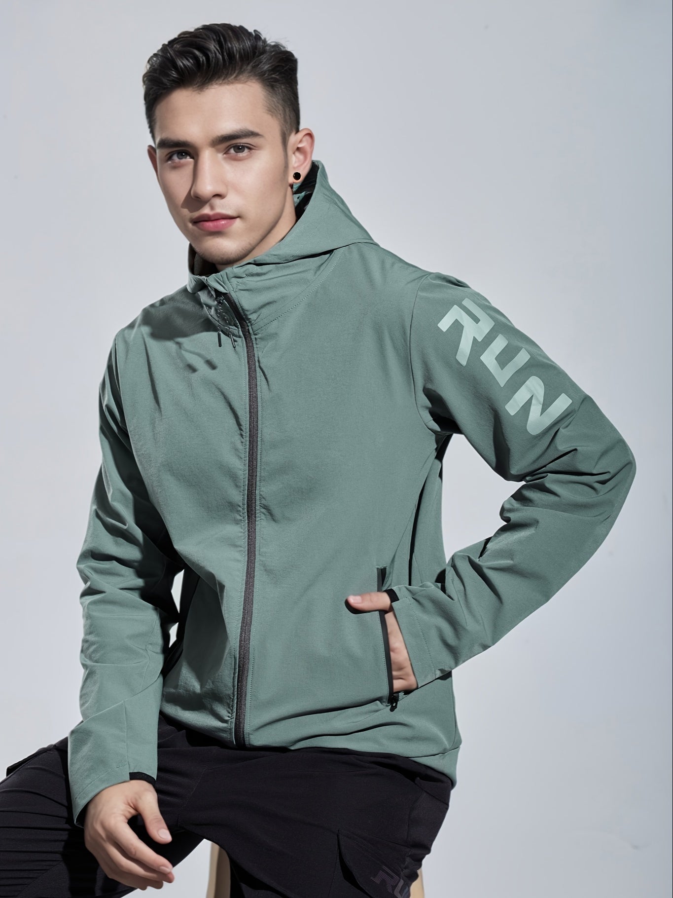 Chaqueta con capucha para hombre de poliamida y spandex, patrón de letras, con cremallera, para actividades al aire libre como senderismo y running, ideal para primavera y otoño.