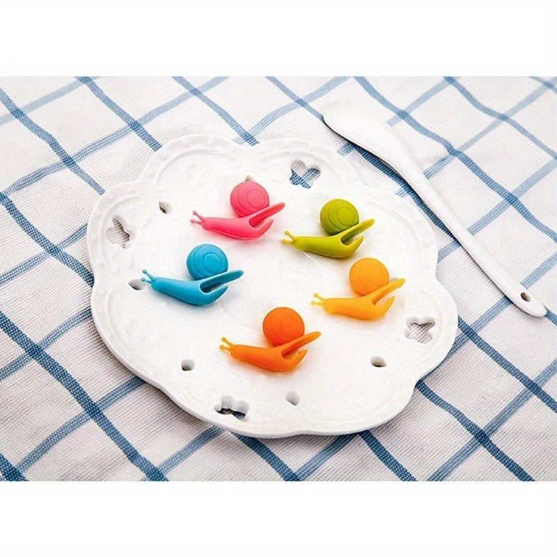Silicone Tea Clip in Snail Shape for Mug Tea Bag Holder Random Color