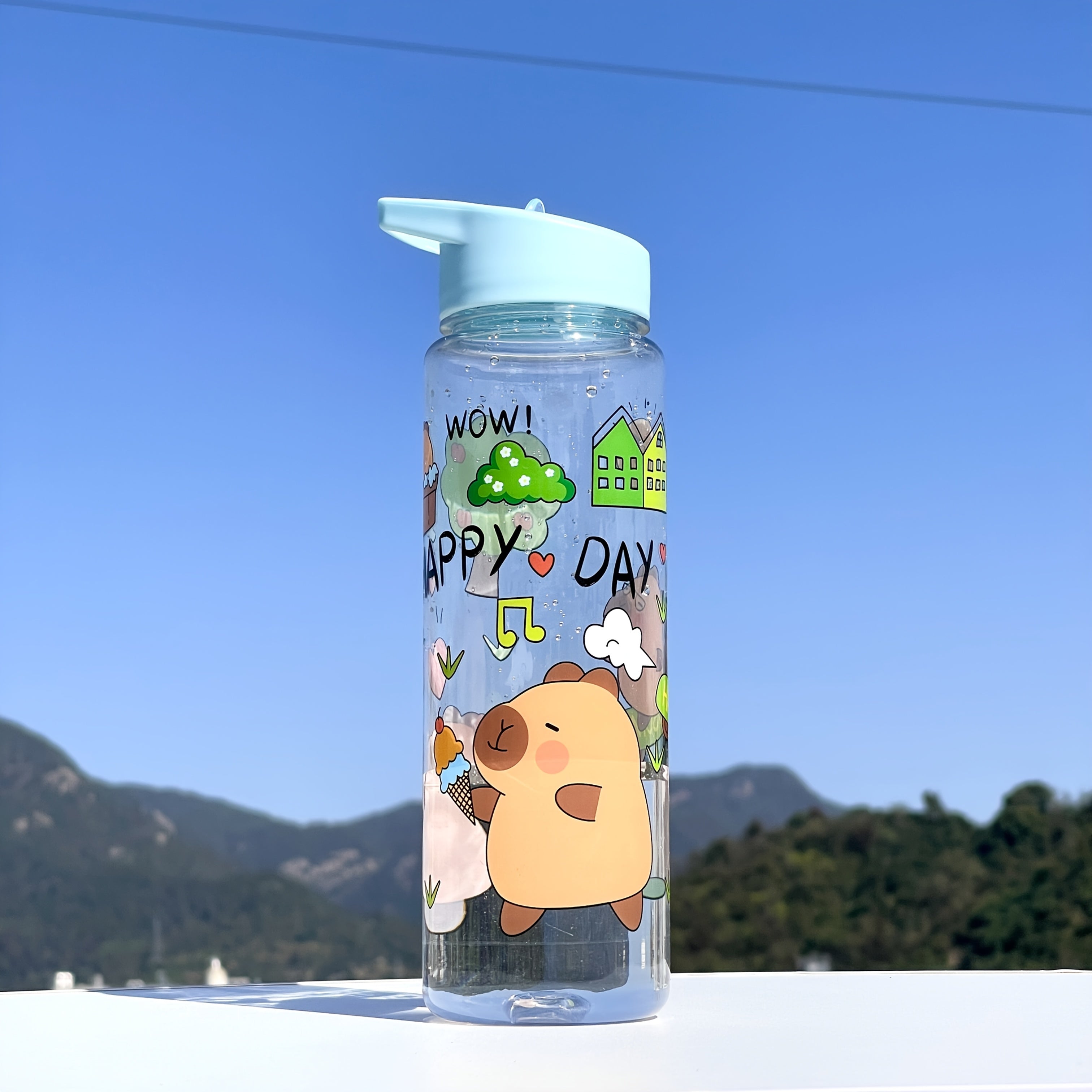 Botella de agua de diseño de dibujos animados kawaii, ligera, lavable y libre de BPA para niños