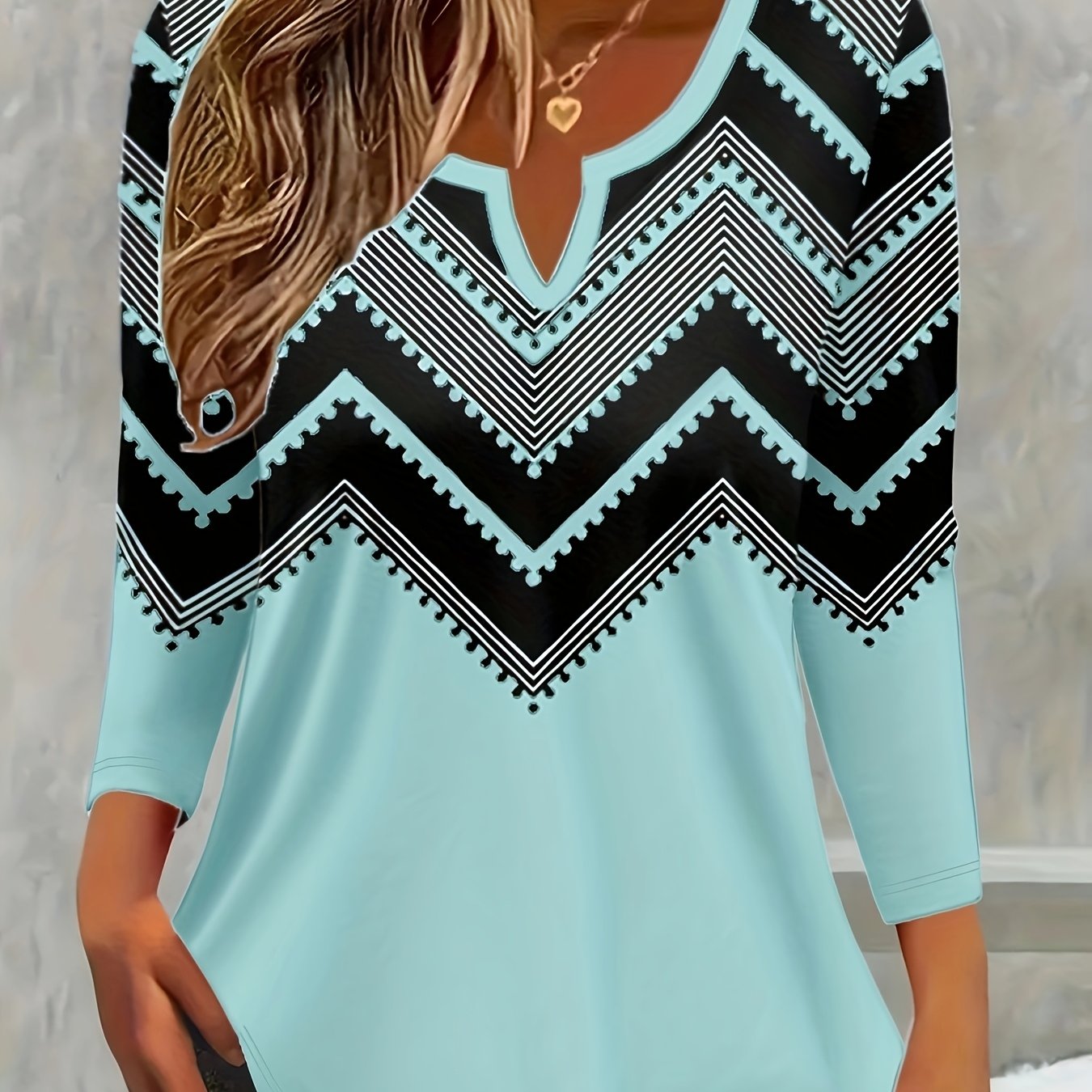 Women's Plus Size Wavy Print Notch Neck Long Sleeve T-Shirt