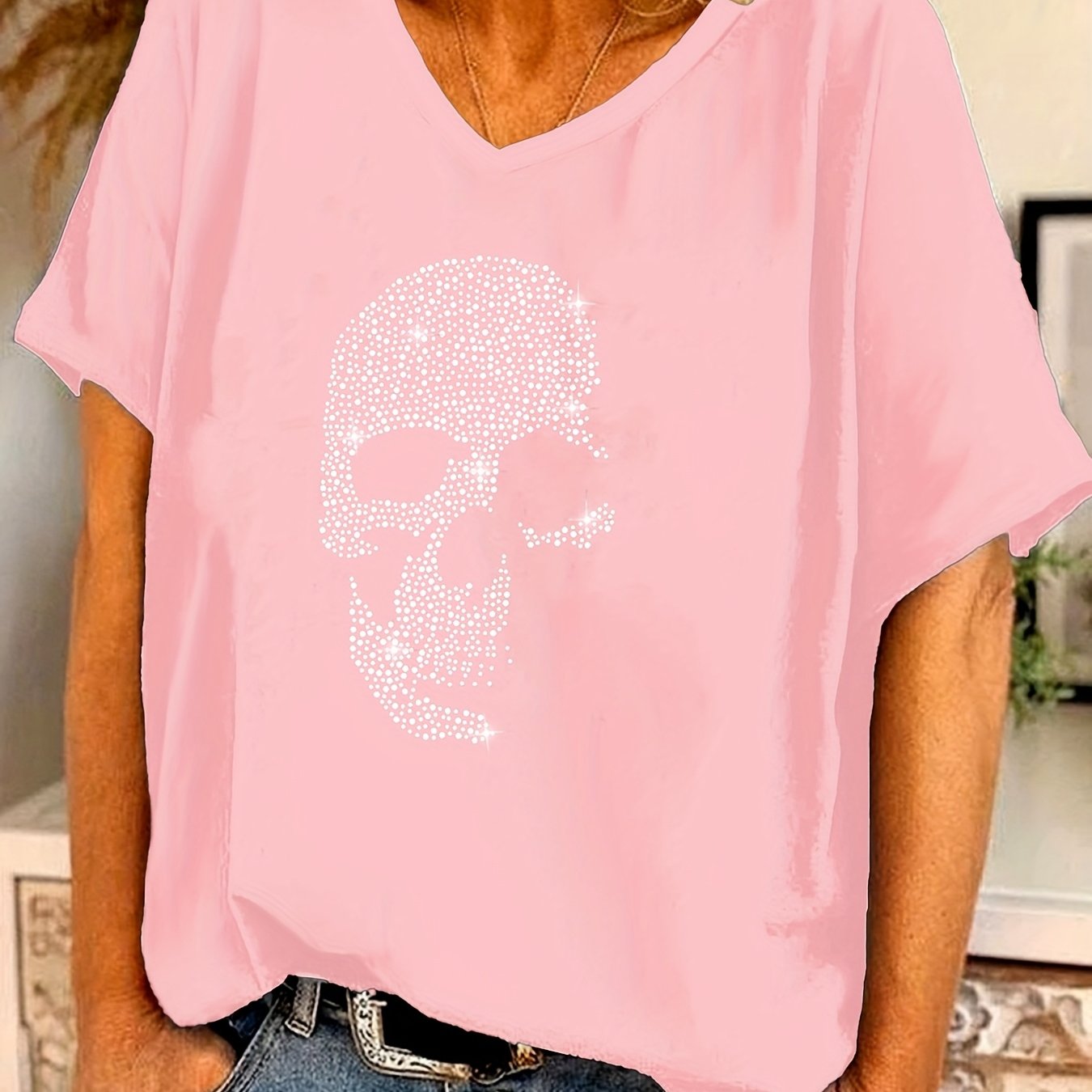 Camiseta casual de mujer talla grande con escote en V y calavera de pedrería en rosa