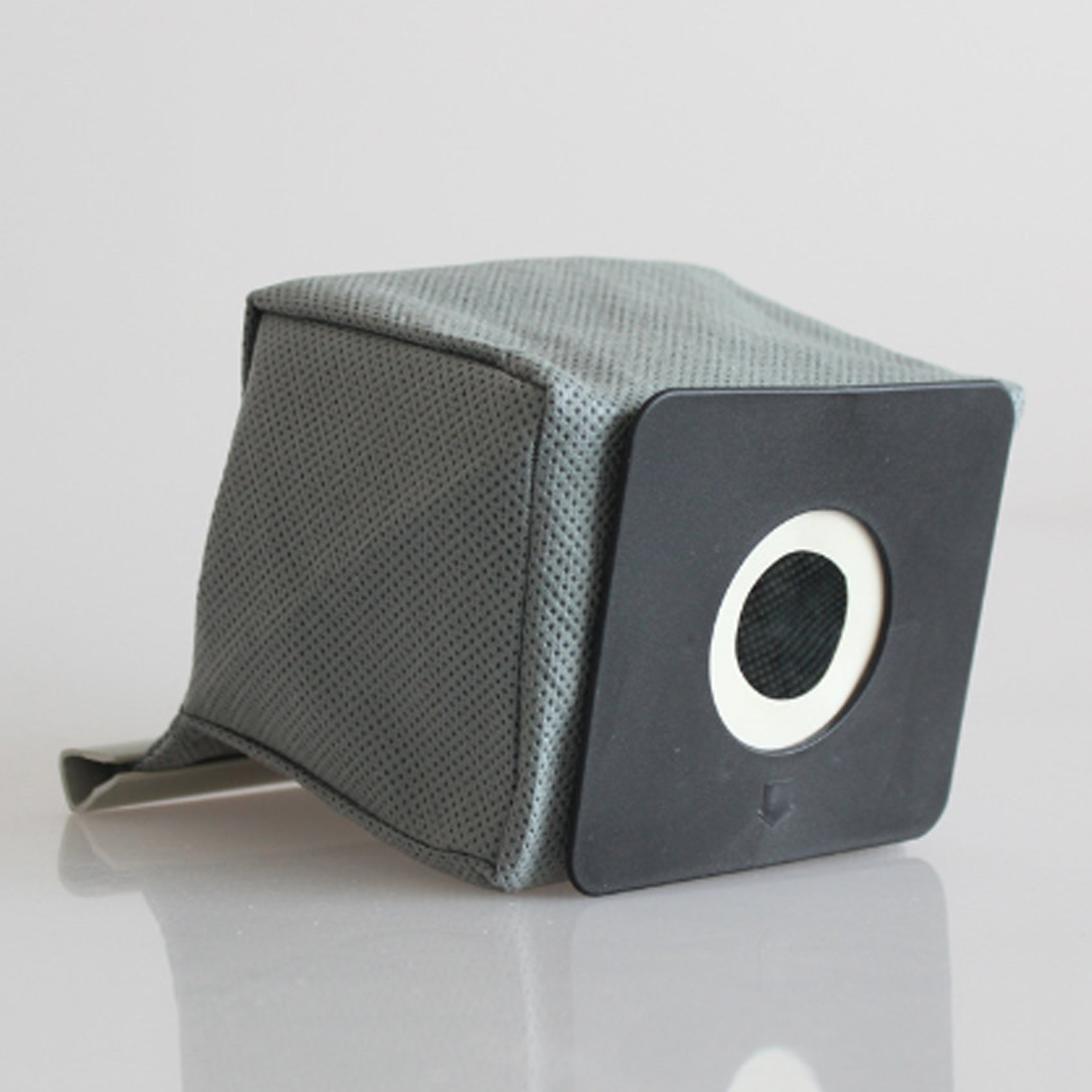 Turli xil ichki va tashqi tozalash uchun mustahkam filtr sumkasi, batareya talab qilinmaydi. Uyda foydalanish uchun ideal: yashash xonasi, oshxona, yotoqxona, hammom va terasta.