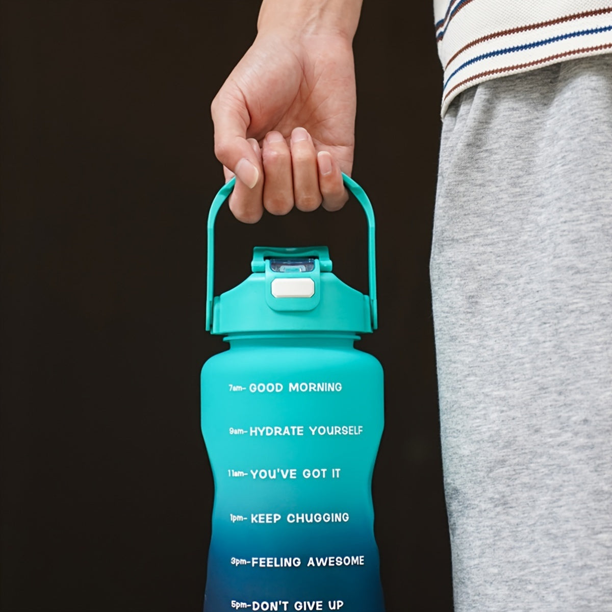 Botella de agua deportiva de gran capacidad con marcador de tiempo, a prueba de fugas, libre de BPA para correr y hacer ejercicio