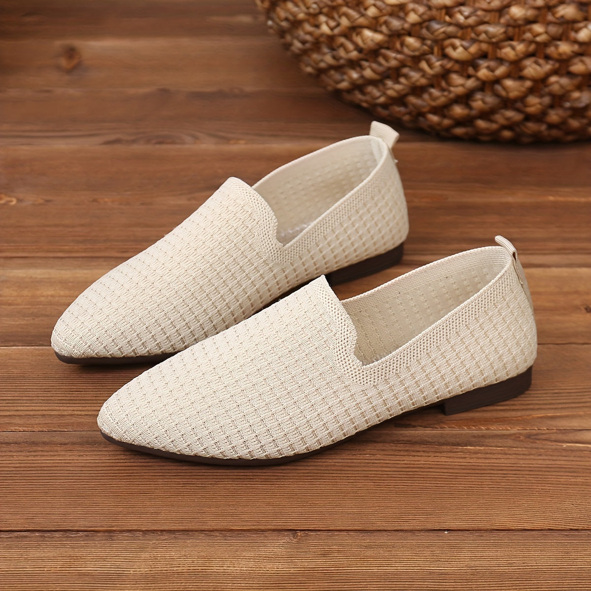 Women’s Breathable Fabric Flat Shoes Casual Pointed Toe Loafers