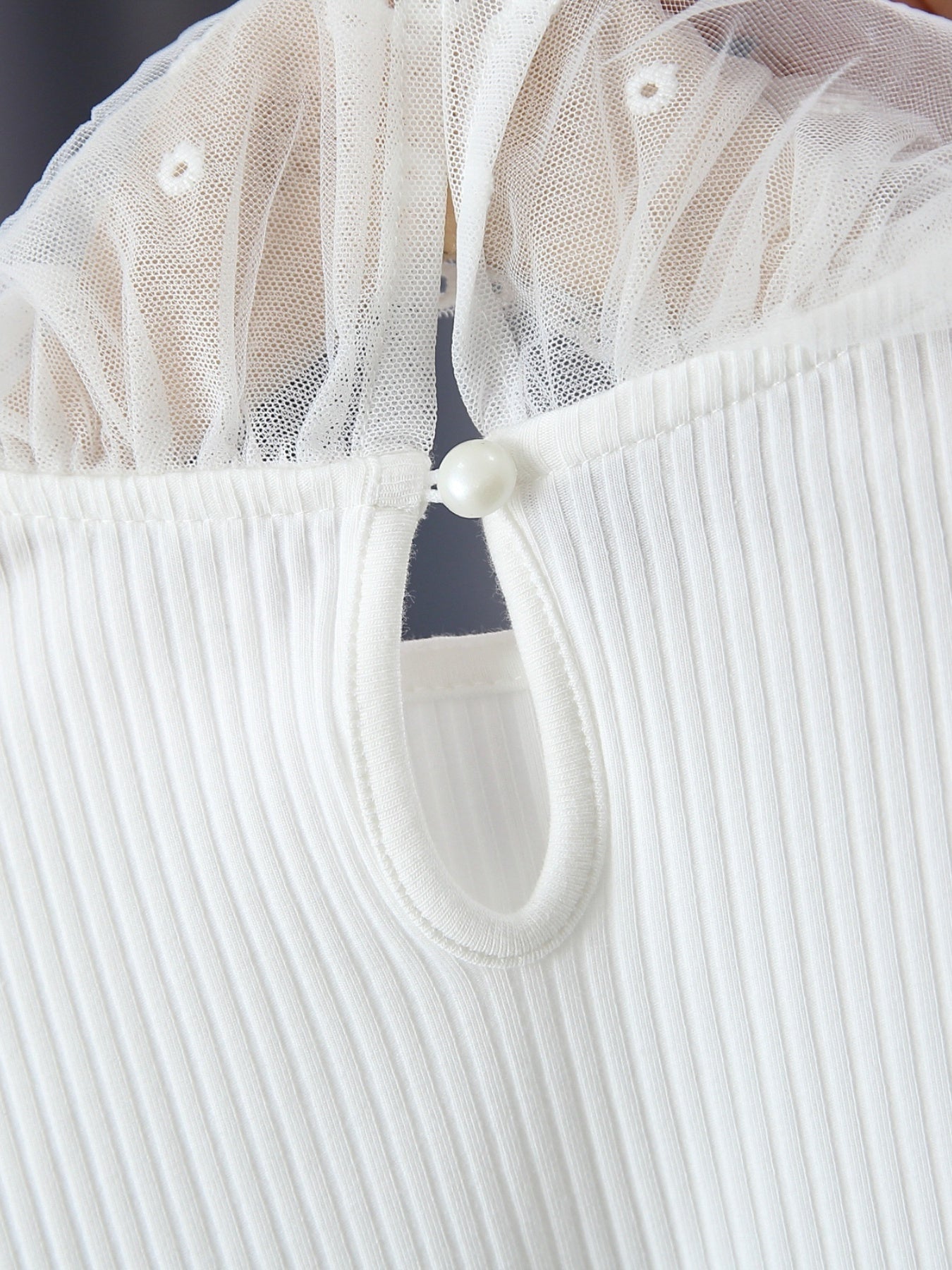 Girls' Long Sleeve Ruffled Knit Top with Flower Lace Splicing and Puff Sleeves