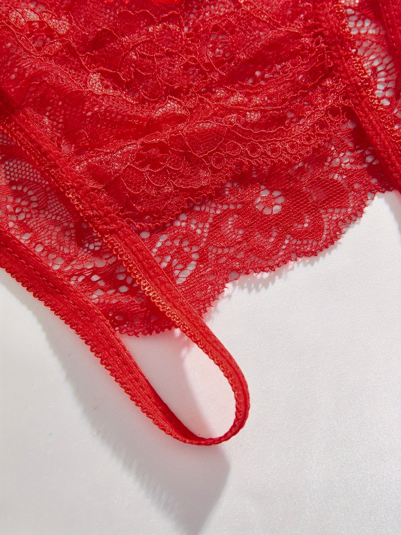 Ayollar uchun ochiq qovuq dantelli ichki kiyim