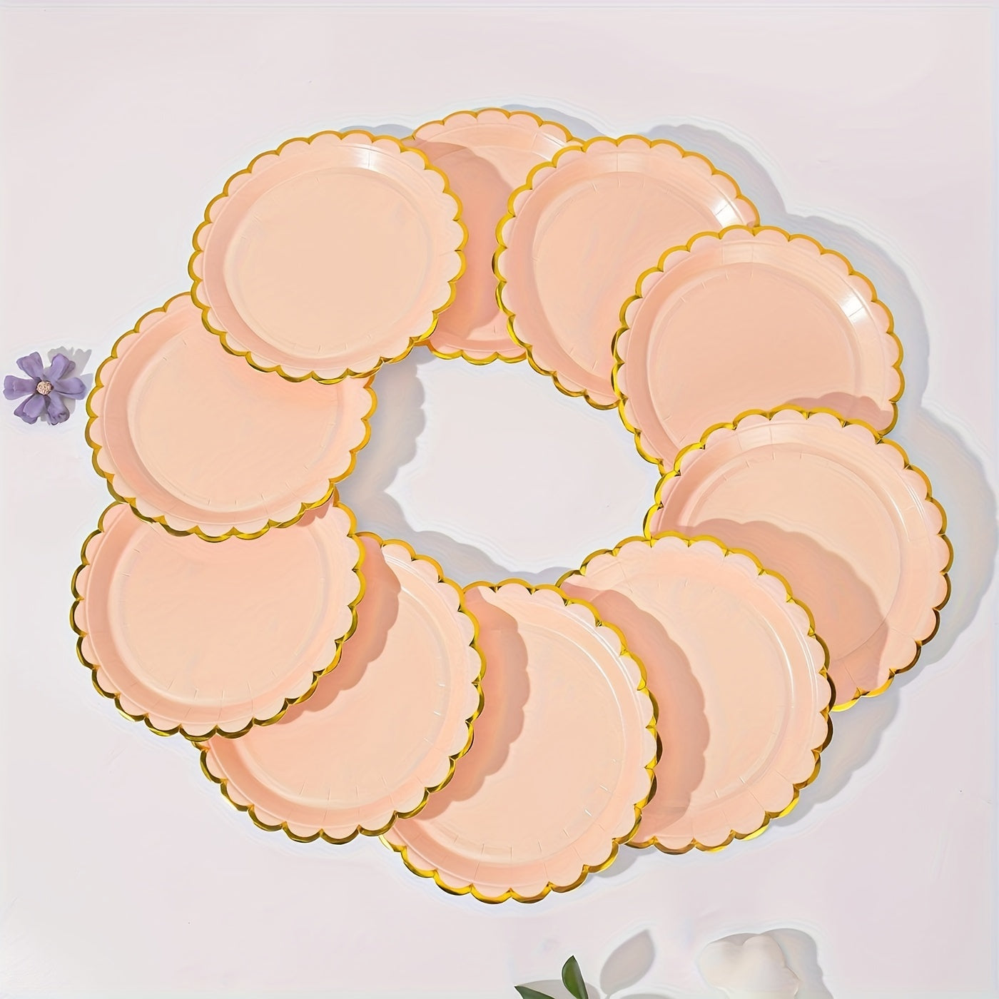 Juego de vajilla de encaje multicolor con detalles dorados para fiestas y celebraciones