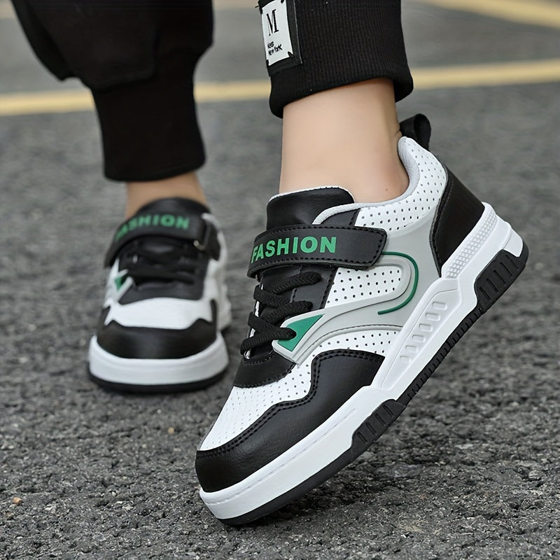 Yoshlar uchun pastki krossovkalar, yopiq va ochiq yopishqoq, nafas oladigan teshikli barmoq qutisi, qora/oq/yashil ranglar, ushlash va chidamlilik uchun TPR taglik, yumshoq mato astar, yugurish uchun ideal.