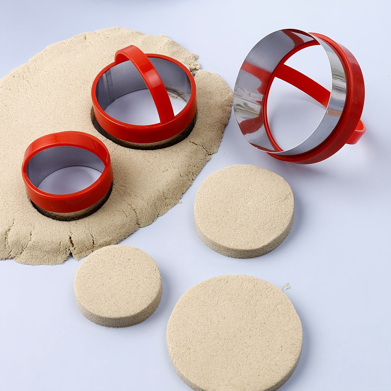 Set of 3 Round Cookie Cutters with Handles for Baking and Cake Decorating