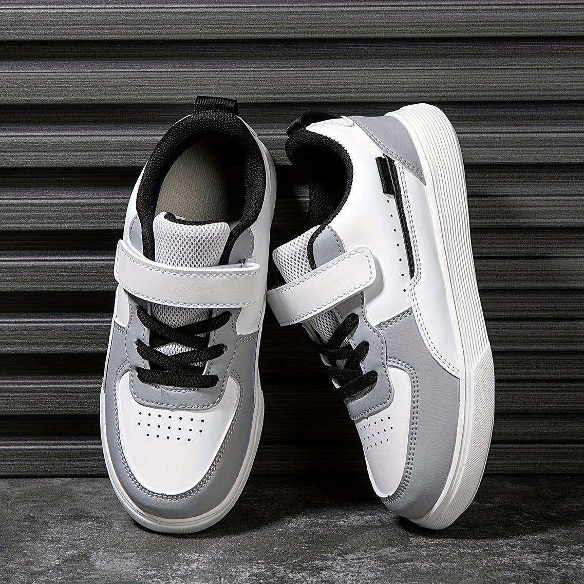 Barcha mavsumlar uchun mos, qulay, engil va zamonaviy rang-blokli skeytbord poyabzallari o'g'il va qizlar uchun.