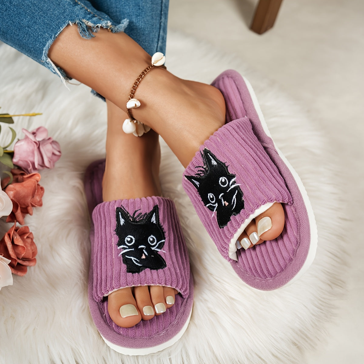 Ayollar uchun mushuk tasviri bilan yopiladigan yopiladigan ichki poyabzal, ochiq barmoqli yumshoq mato ichki poyabzal