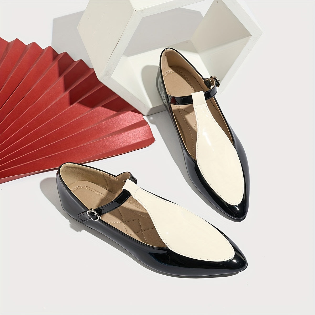 Women's Green Color-Block Mary Jane Flats with Pointed Toe Buckle Closure Lightweight TPR Sole