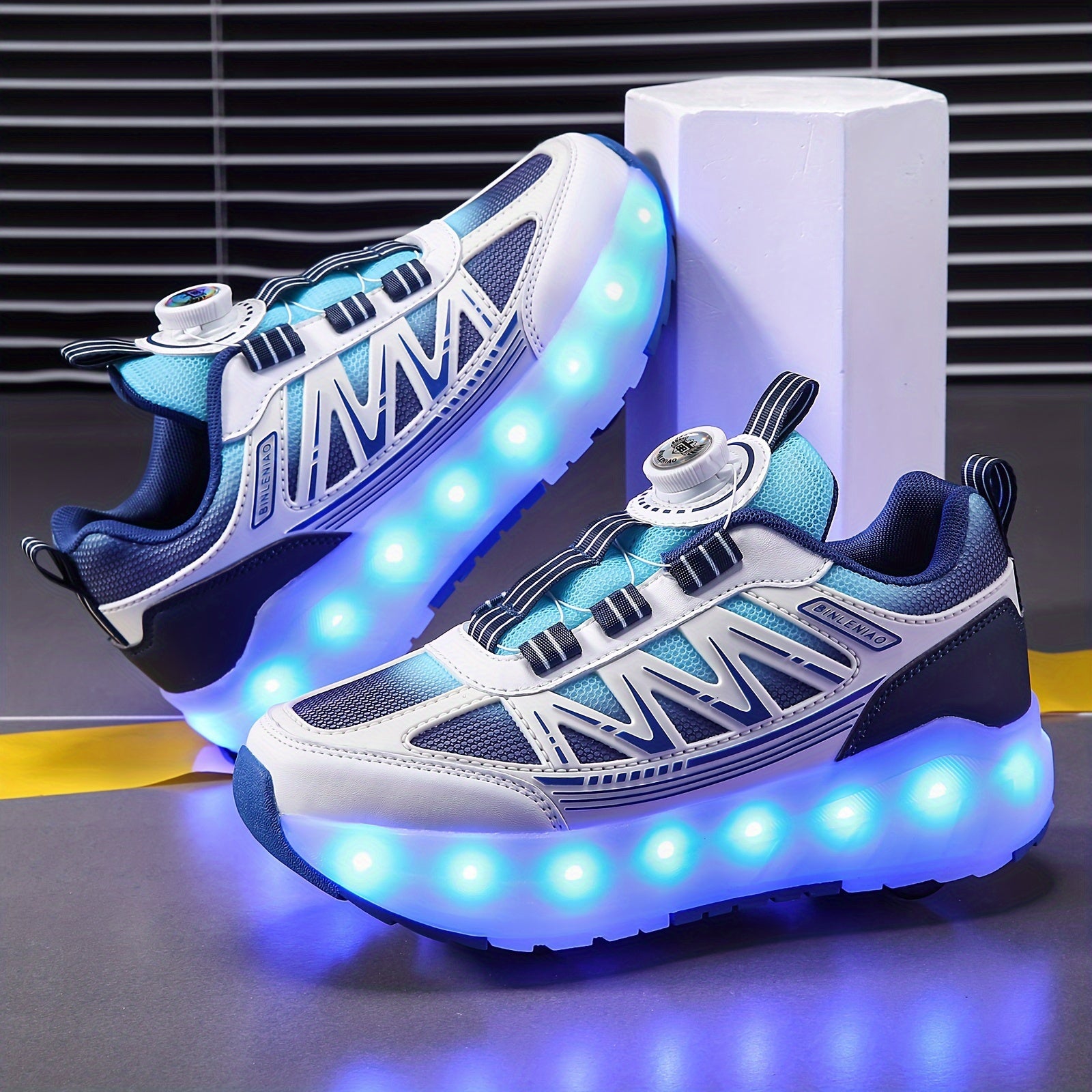 Zapatillas de skate con LED para niños, parte superior de malla, luces azules que brillan, casuales, deportivas